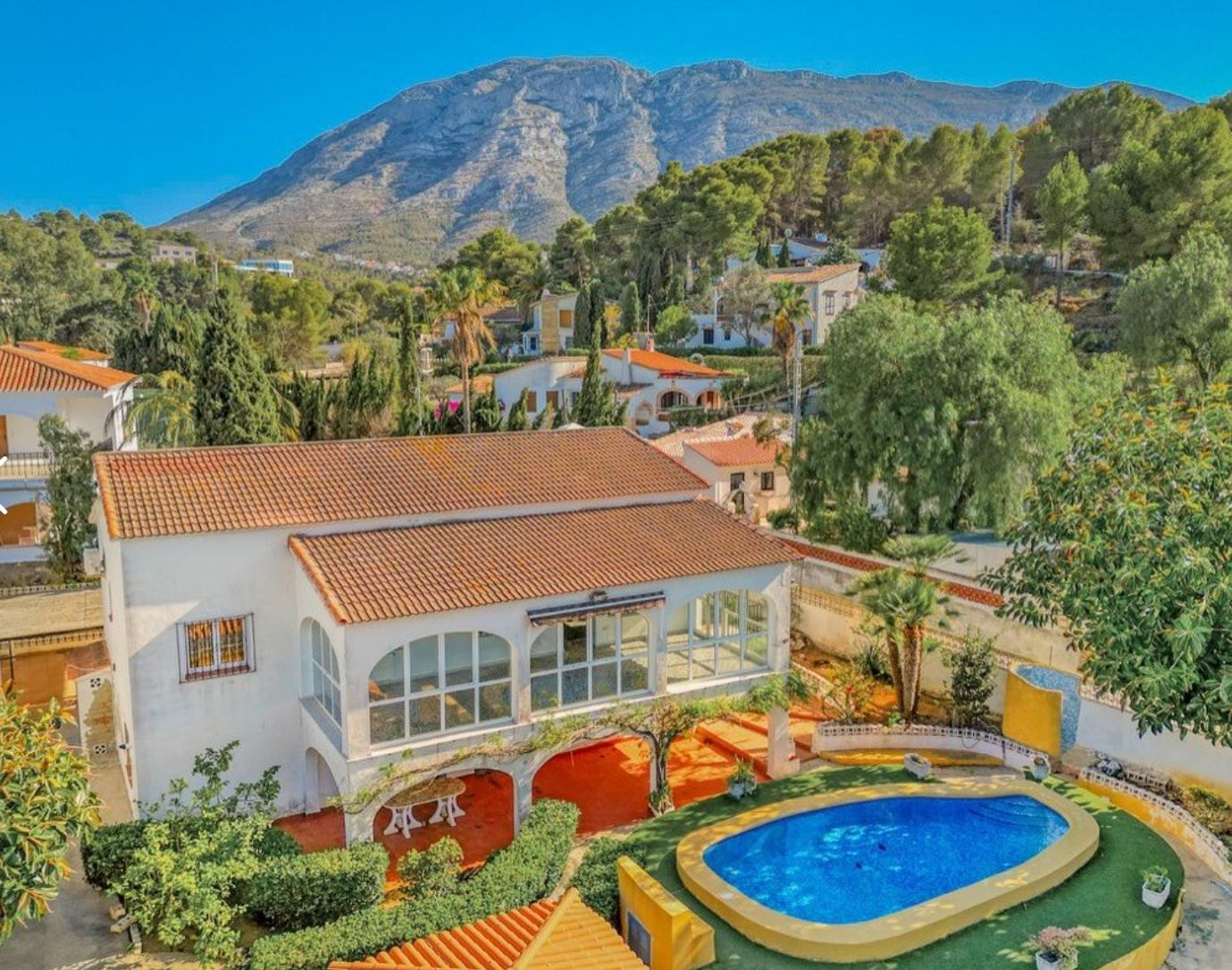 Classic villa in Las Rotas, Dénia