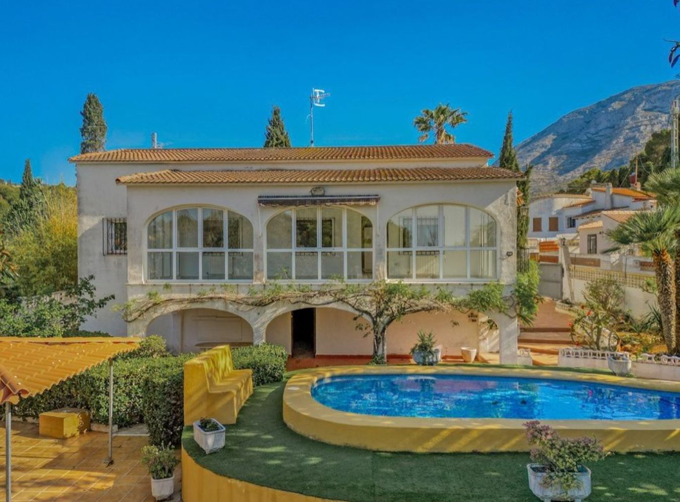 Classic villa in Las Rotas, Dénia