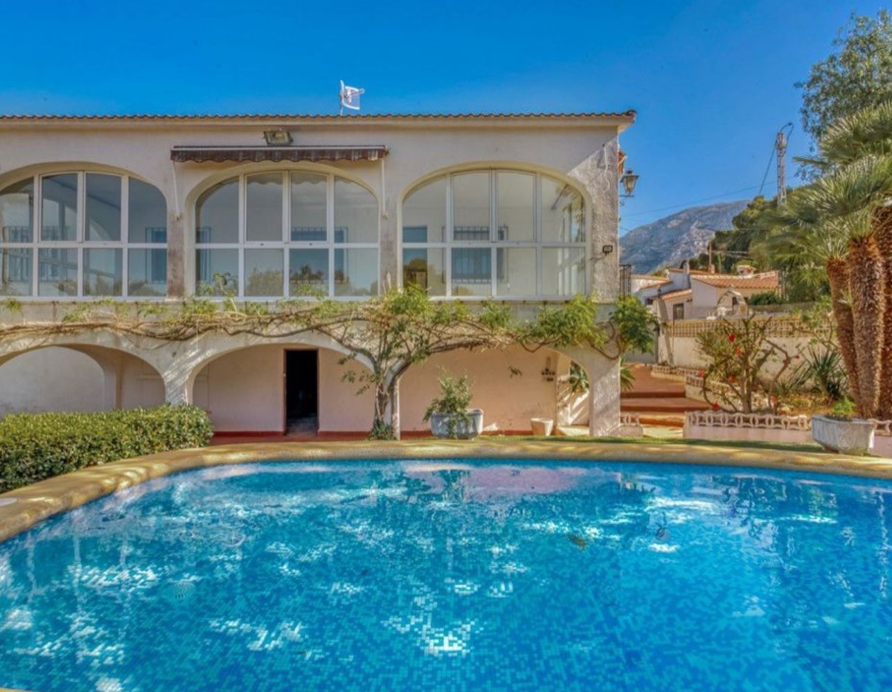 Classic villa in Las Rotas, Dénia