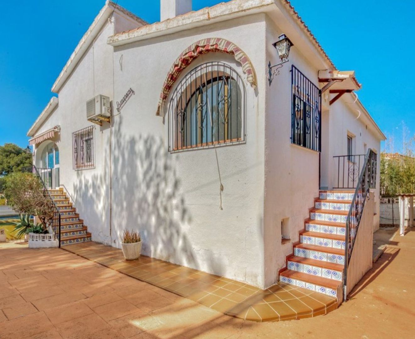 Classic villa in Las Rotas, Dénia