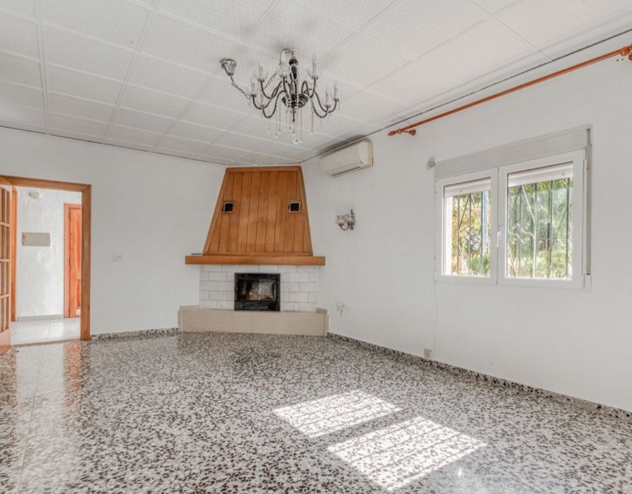 Classic villa in Las Rotas, Dénia