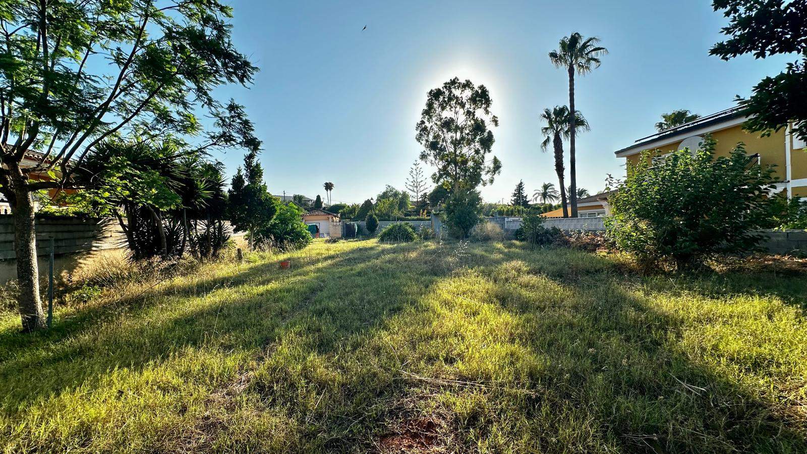PLOT FOR SALE