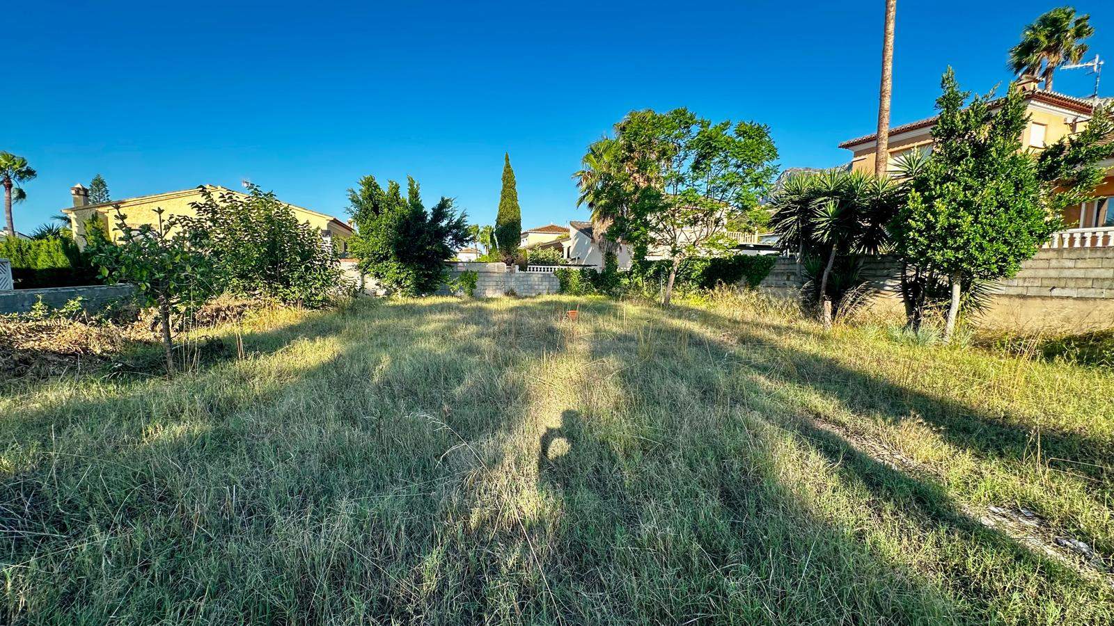 PLOT FOR SALE