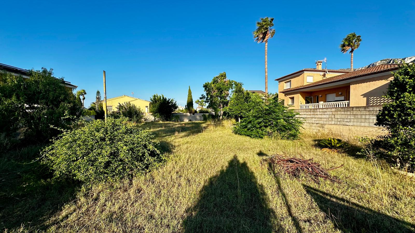 PLOT FOR SALE