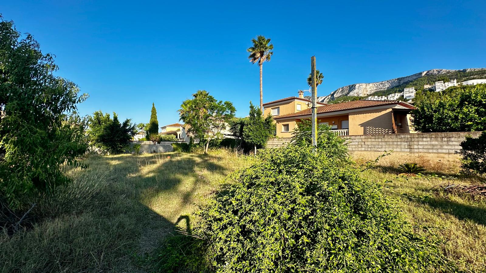 PLOT FOR SALE