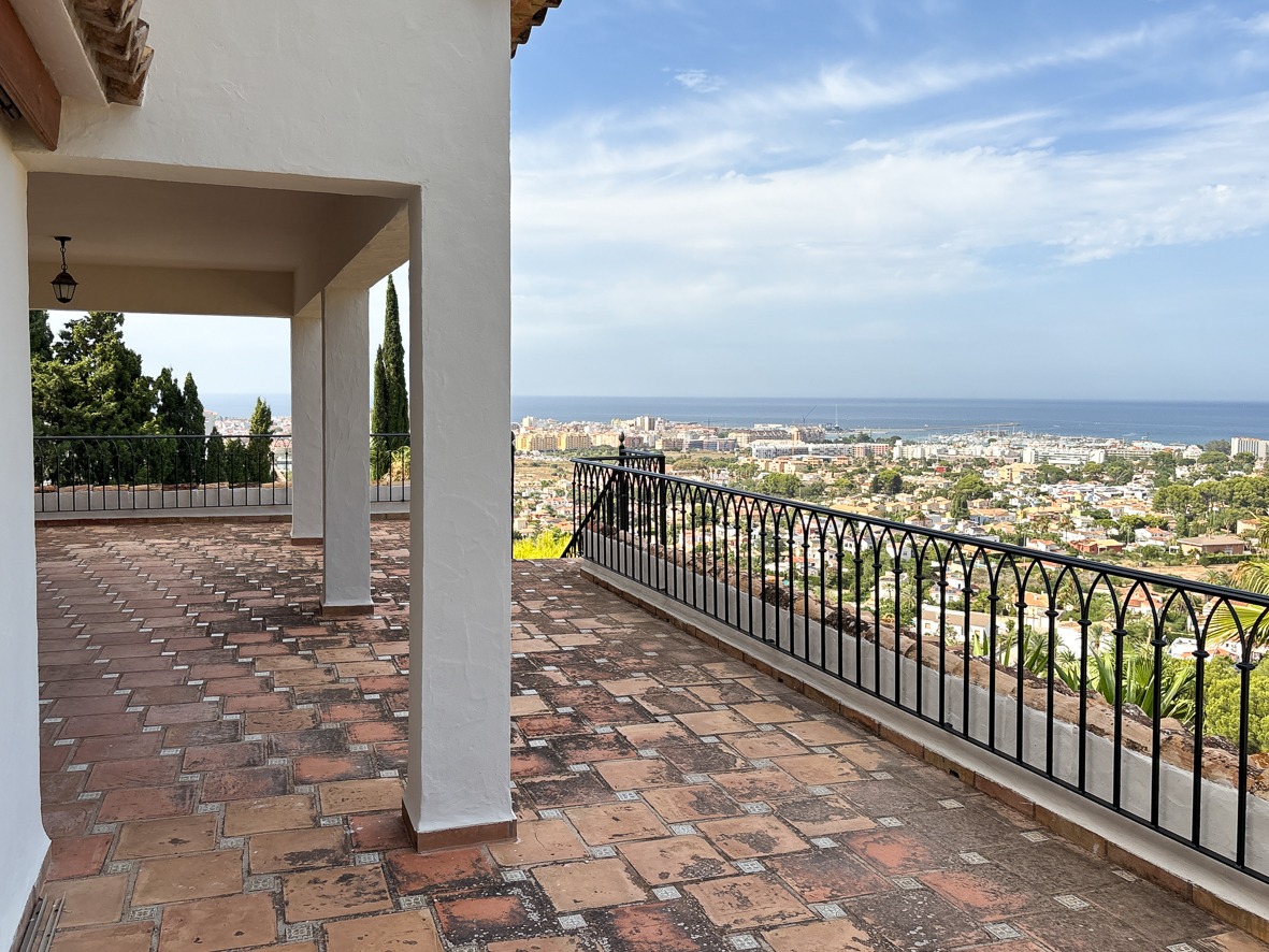 Villa impressionnante avec vue sur la mer à Denia