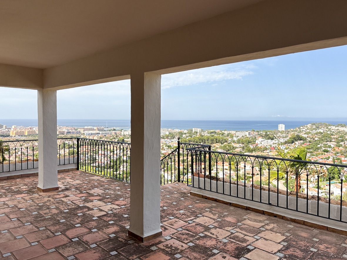 Villa impressionnante avec vue sur la mer à Denia
