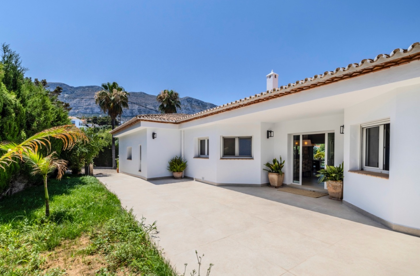 VILLA MODERNE SPECTACULAIRE À DENIA
