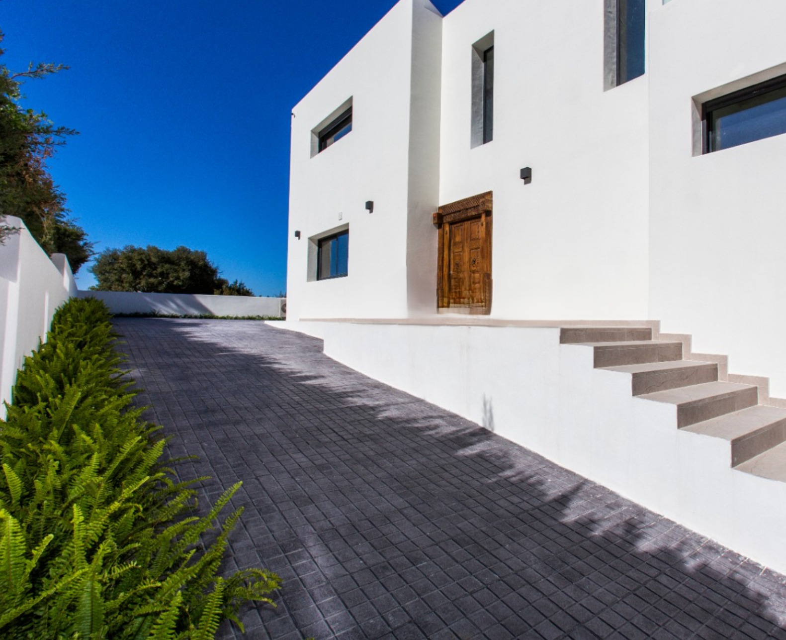 Villa à vendre à Denia avec 4 chambres et une piscine.