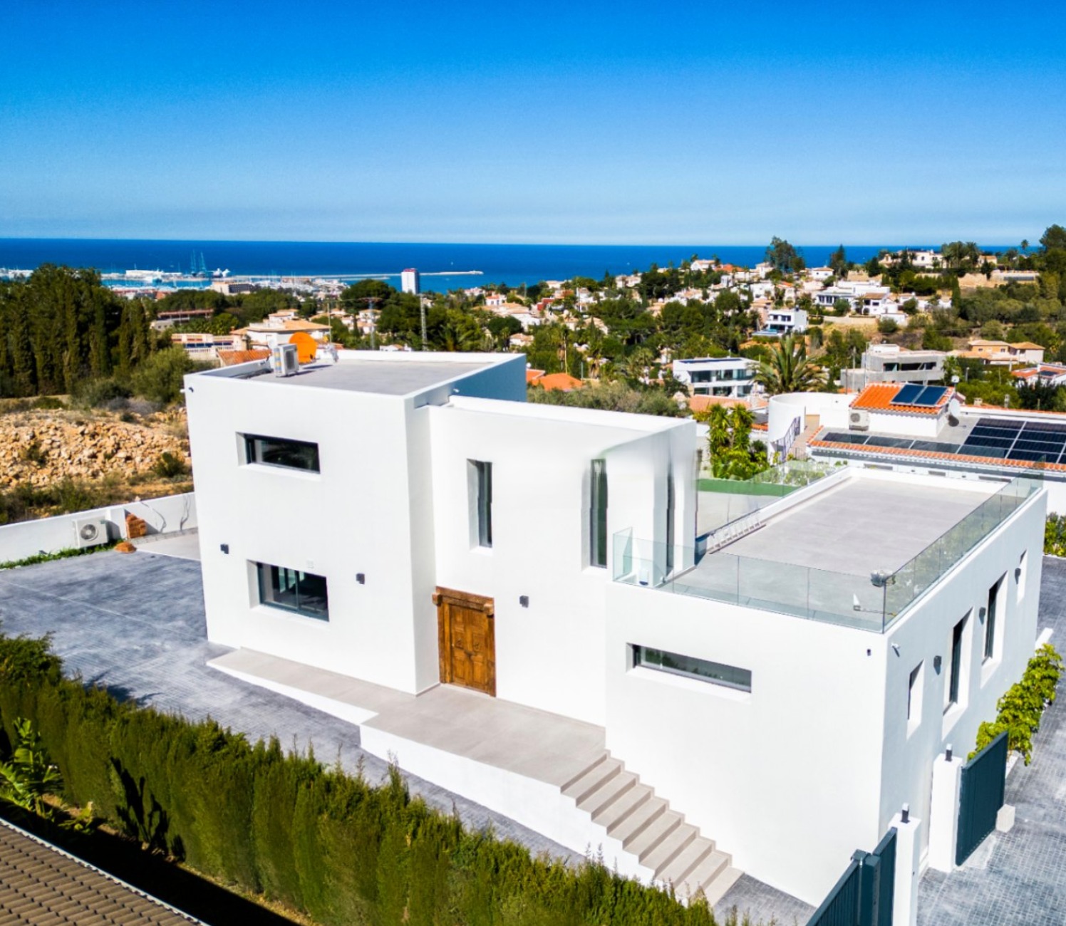 Villa à vendre à Denia avec 4 chambres et une piscine.