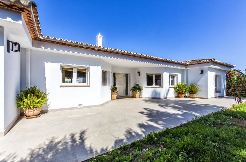 Villa à vendre avec 4 chambres et piscine à Denia, Alicante