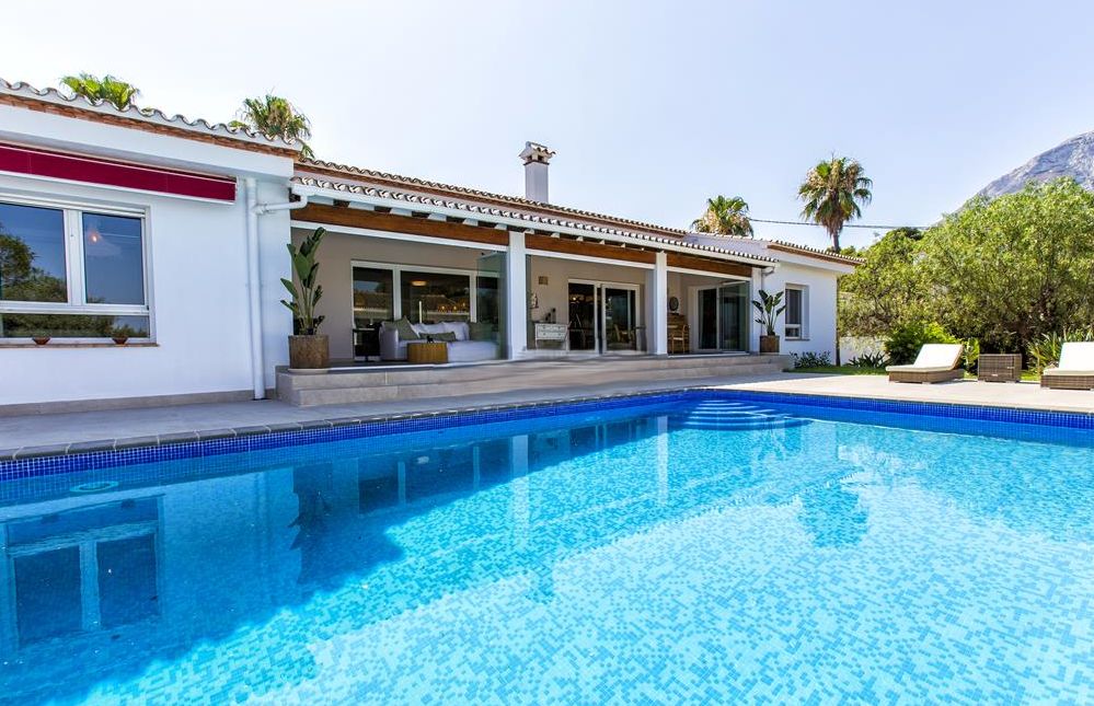 CP1097 - Villa à vendre avec 4 chambres et piscine à Denia, Alicante