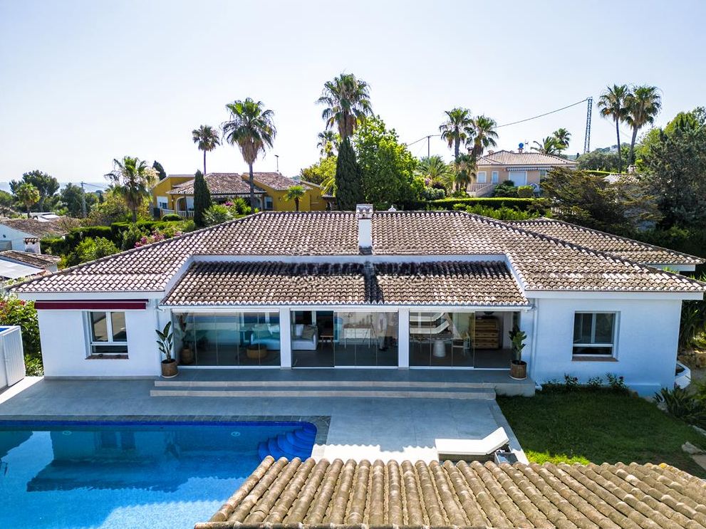 Villa à vendre avec 4 chambres et piscine à Denia, Alicante
