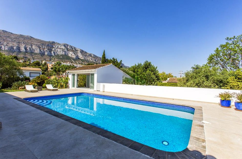 Villa à vendre avec 4 chambres et piscine à Denia, Alicante