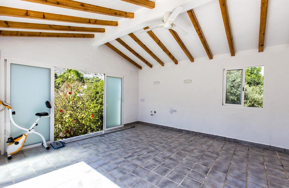 Villa à vendre avec 4 chambres et piscine à Denia, Alicante