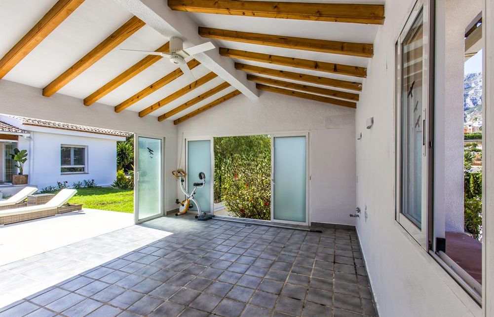 Villa à vendre avec 4 chambres et piscine à Denia, Alicante