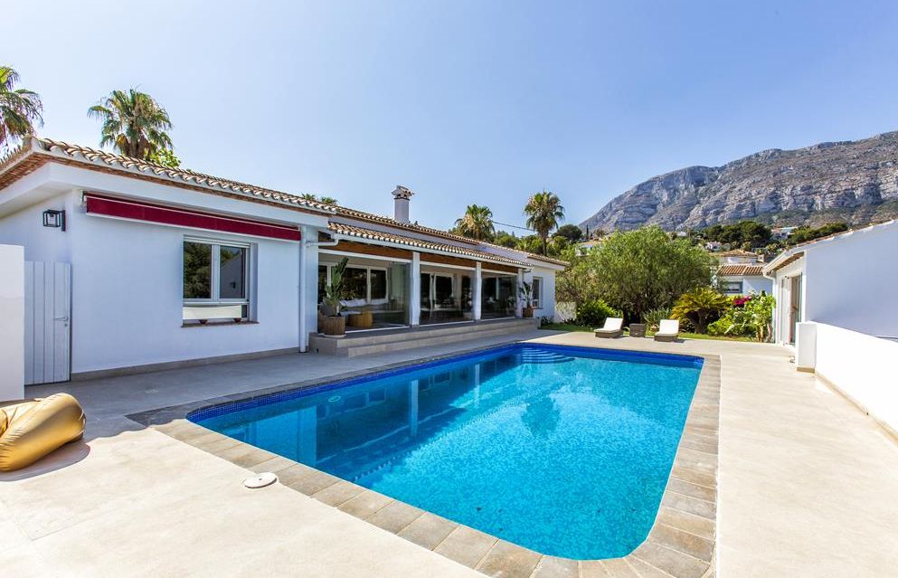 Villa à vendre avec 4 chambres et piscine à Denia, Alicante