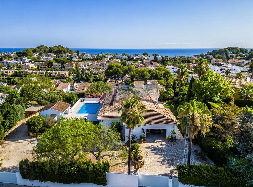 Villa à vendre avec 4 chambres et piscine à Denia, Alicante