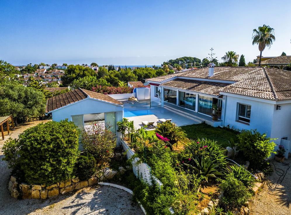 Villa à vendre avec 4 chambres et piscine à Denia, Alicante