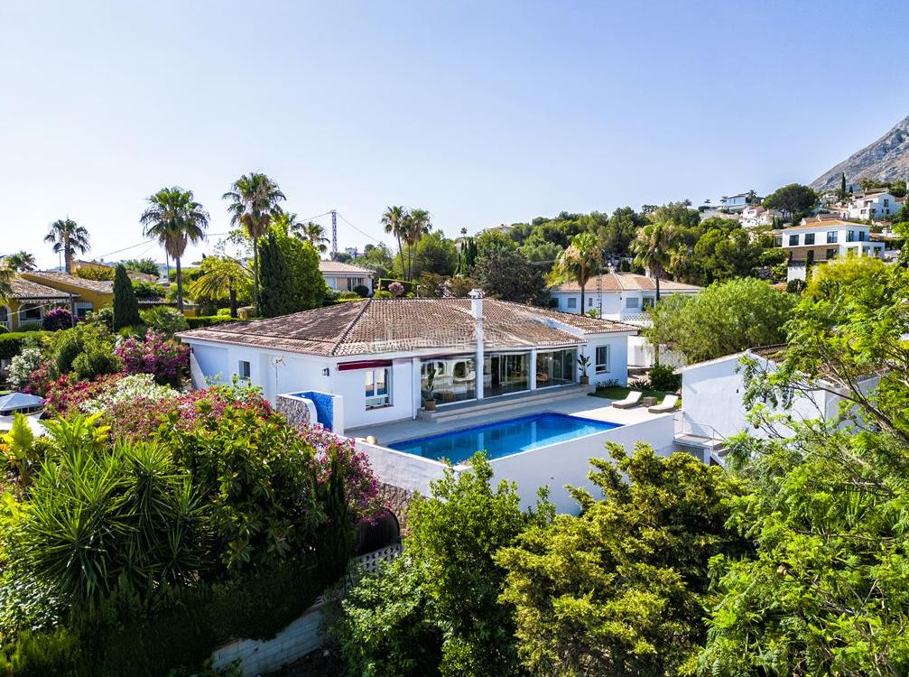 Villa à vendre avec 4 chambres et piscine à Denia, Alicante