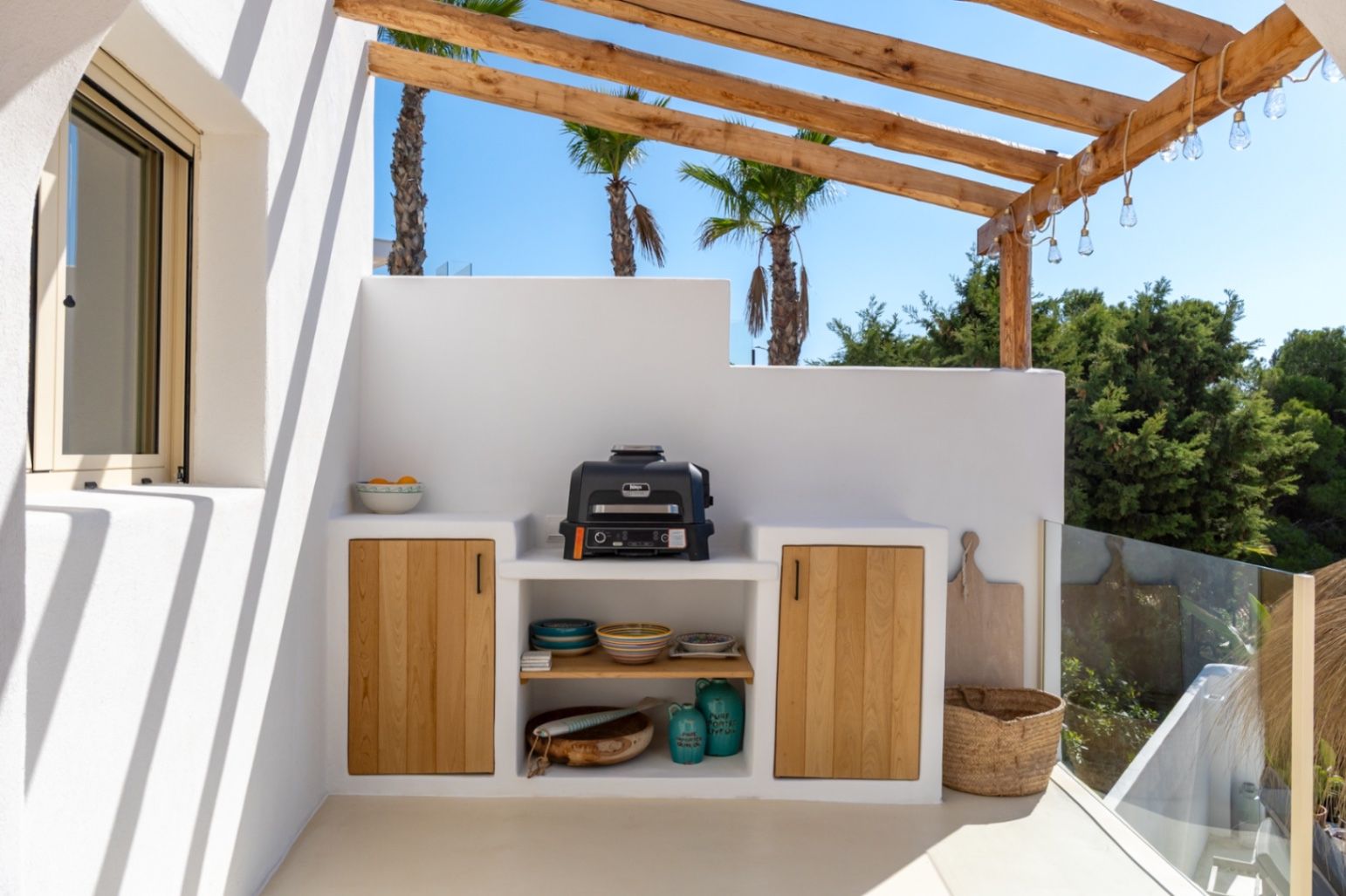 Villa de estilo ibicenco con vistas al mar en Moraira