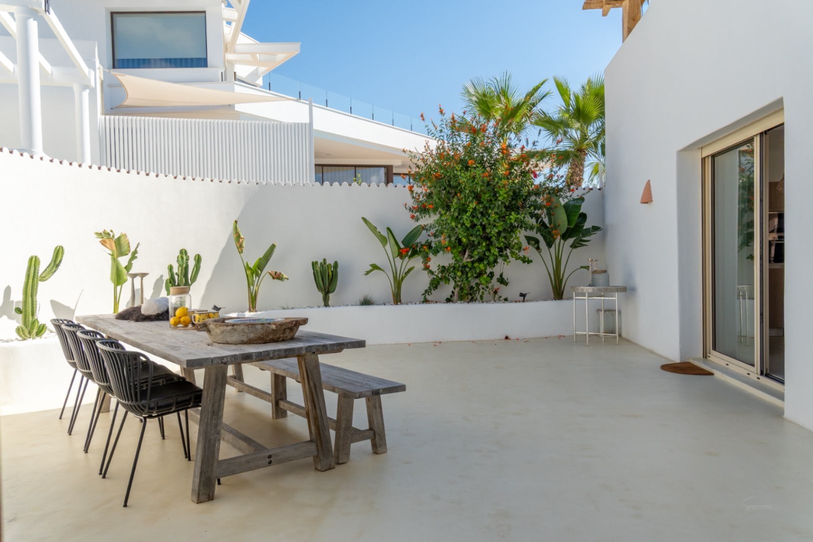 Villa de estilo ibicenco con vistas al mar en Moraira