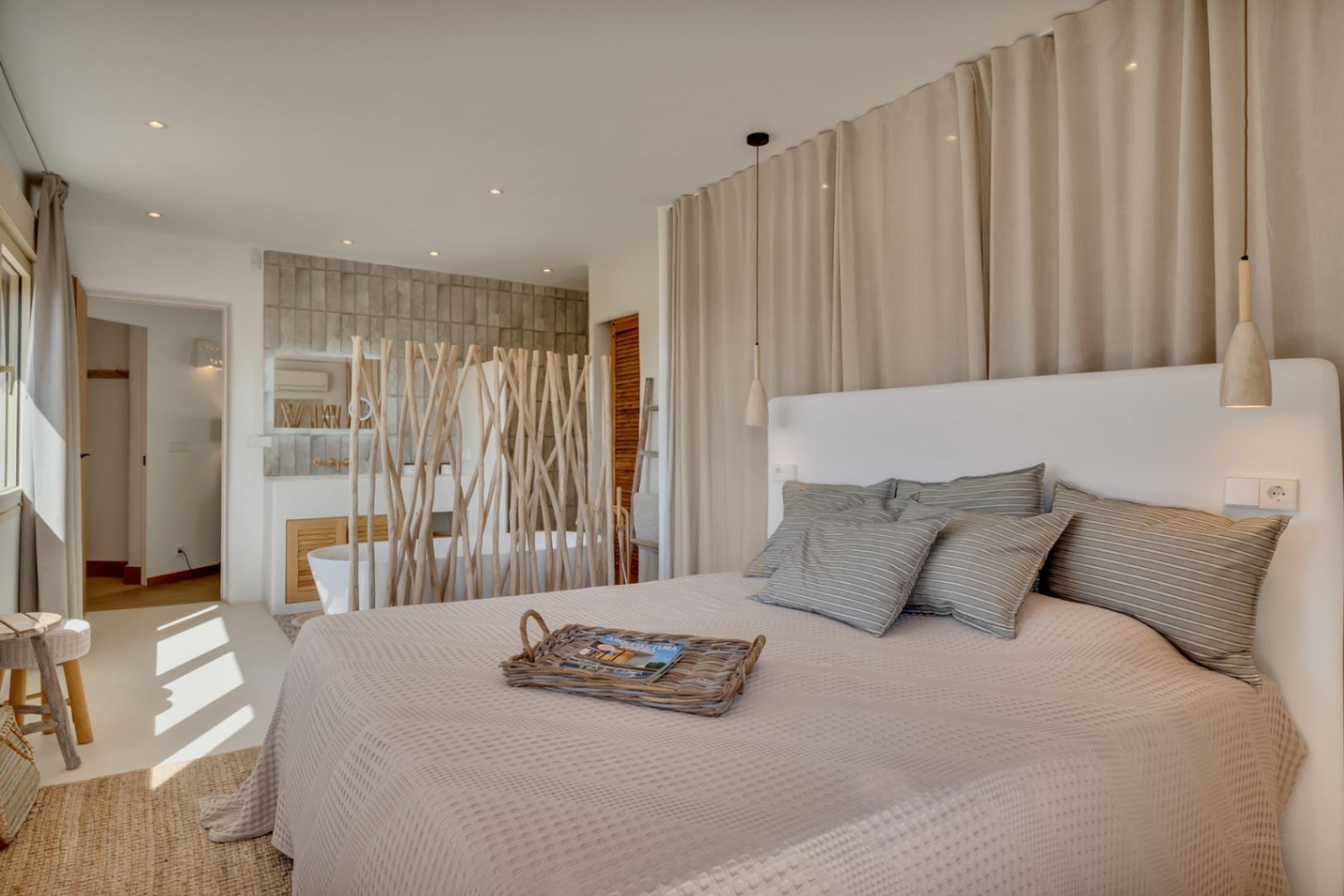 Villa de estilo ibicenco con vistas al mar en Moraira