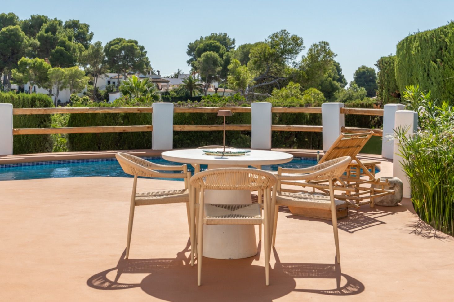 Villa de estilo ibicenco con vistas al mar en Moraira