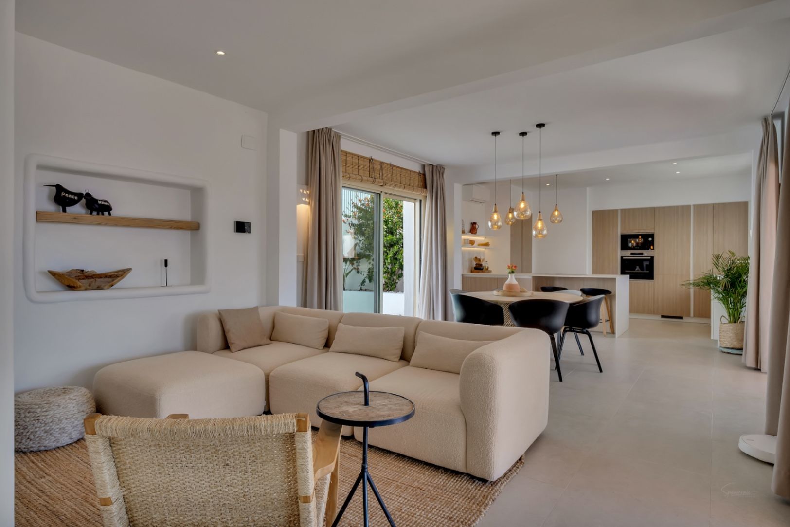 Villa de estilo ibicenco con vistas al mar en Moraira