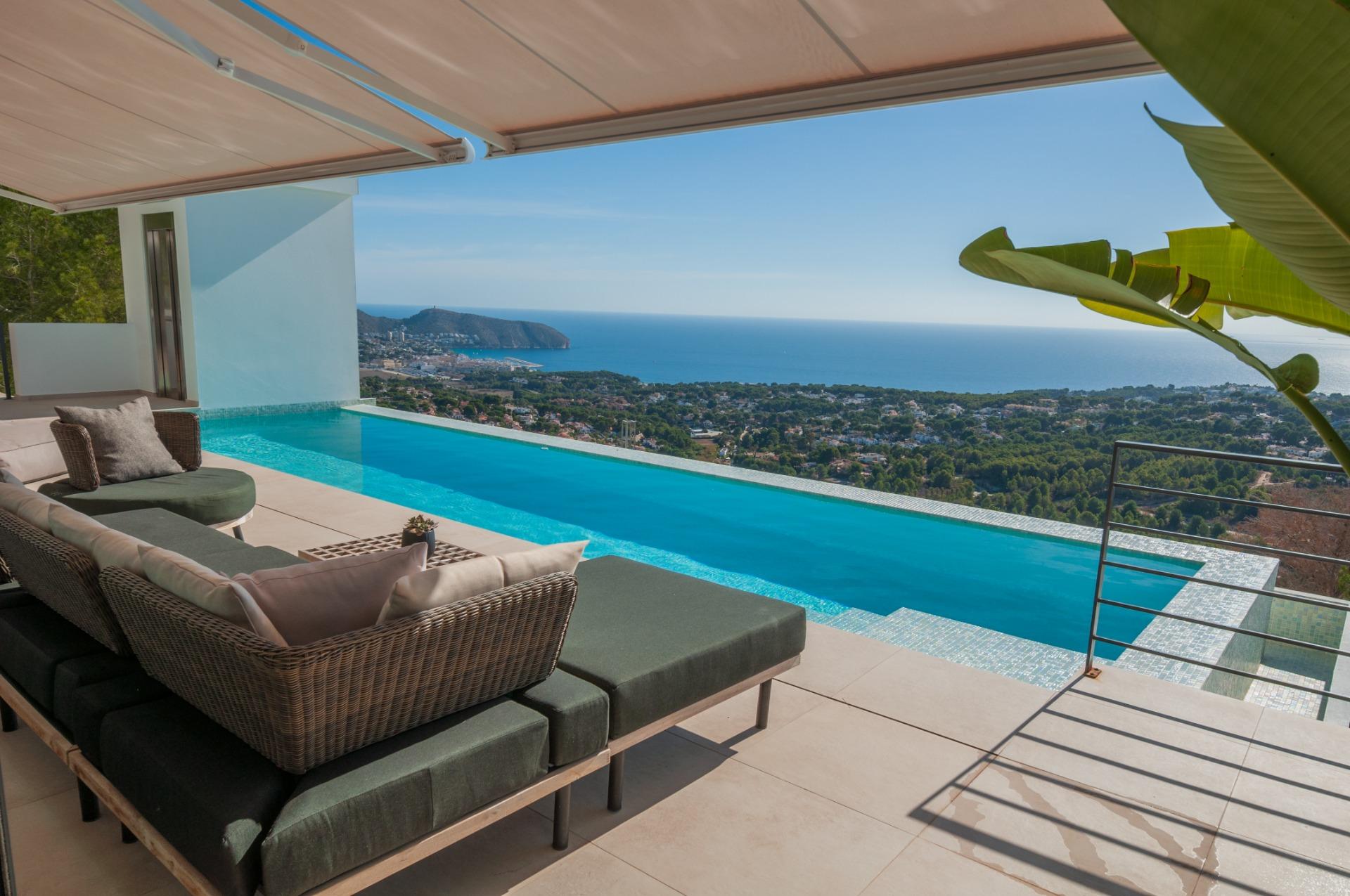 CP120 - Moderne villa met uitzicht op de zee in Moraira