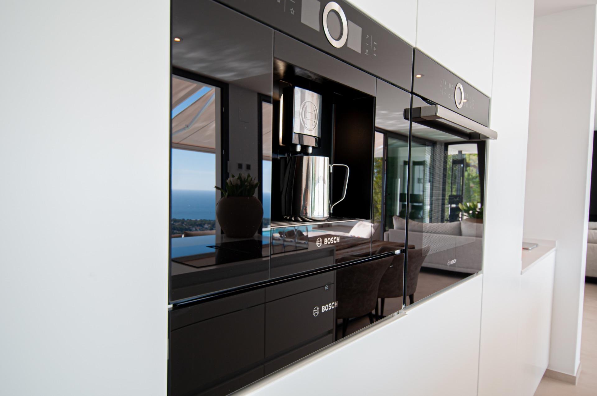 Modern villa with sea views in Moraira