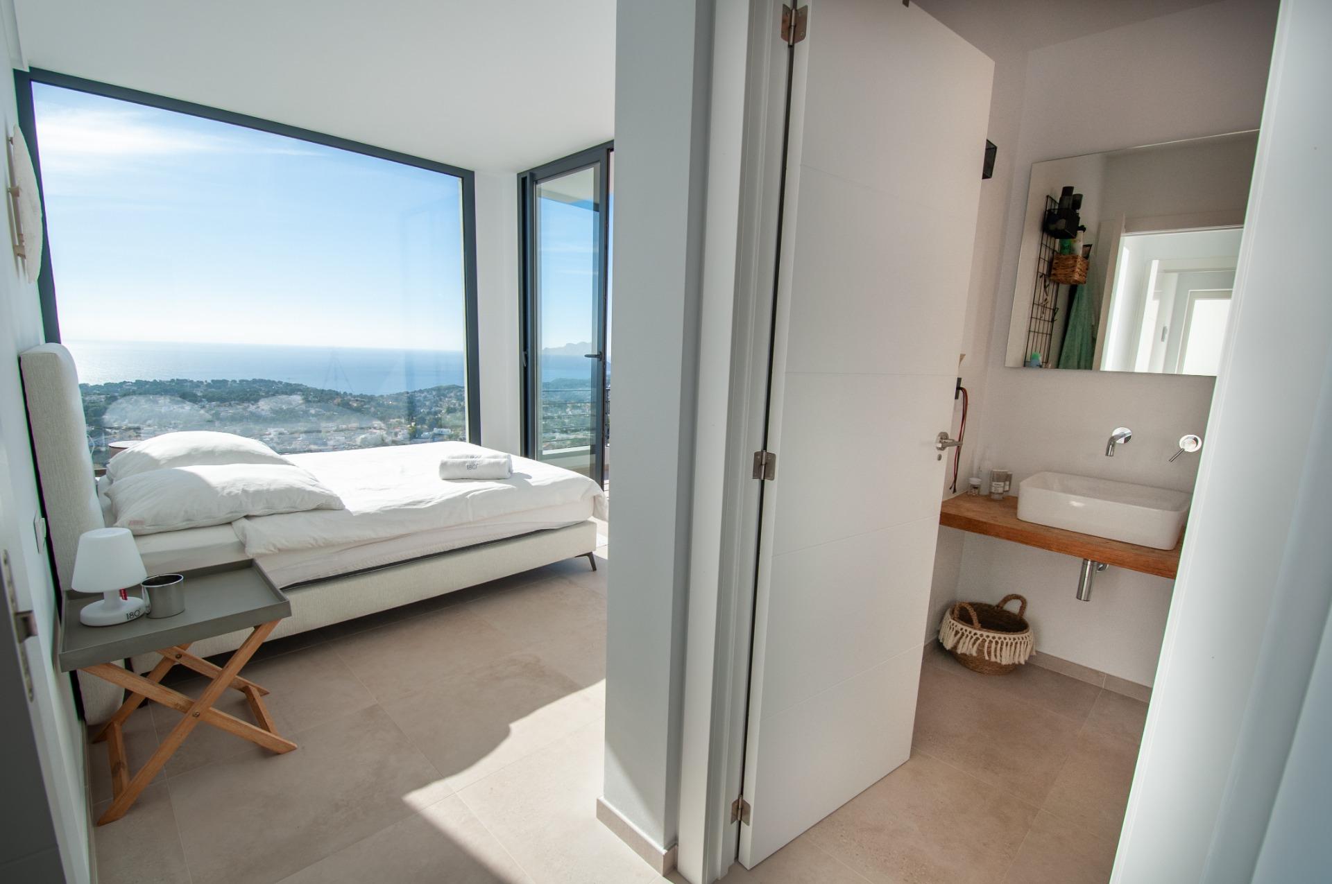 Modern villa with sea views in Moraira