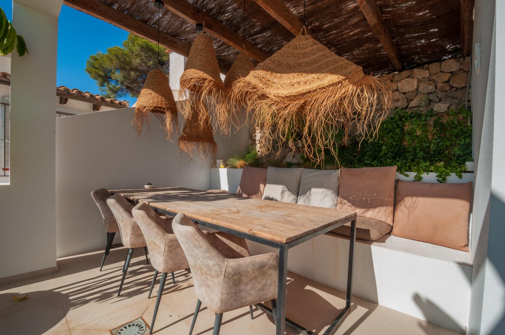 Modern villa with sea views in Moraira