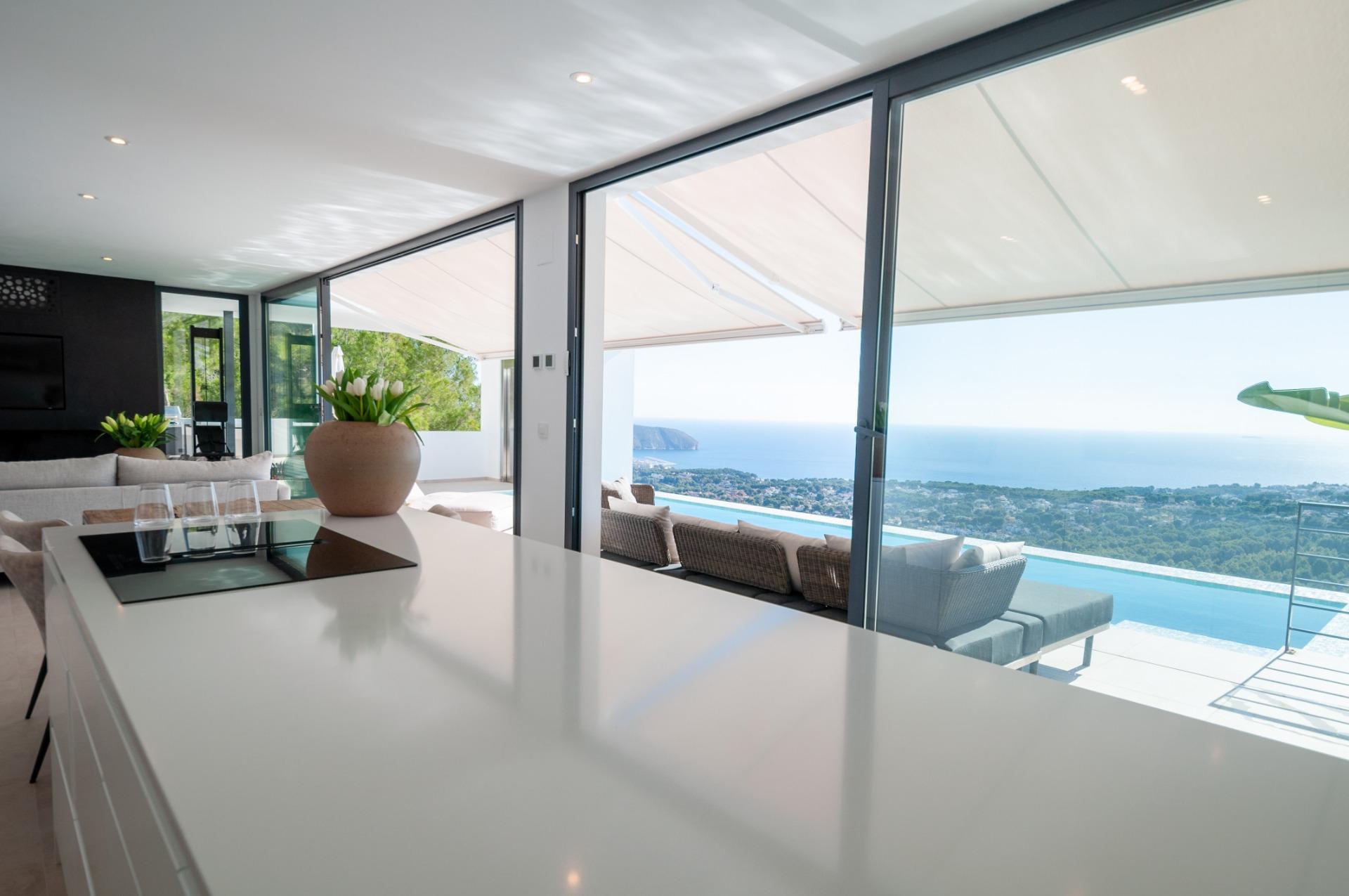 Modern villa with sea views in Moraira