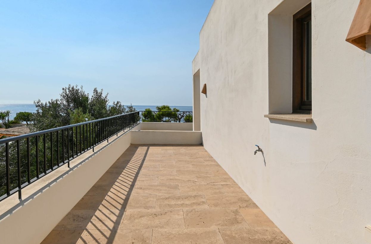 Exklusiv renoverad medelhavsvilla med havsutsikt i Moraira
