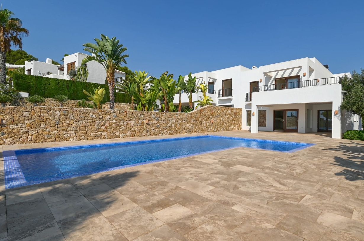 Exklusiv renoverad medelhavsvilla med havsutsikt i Moraira