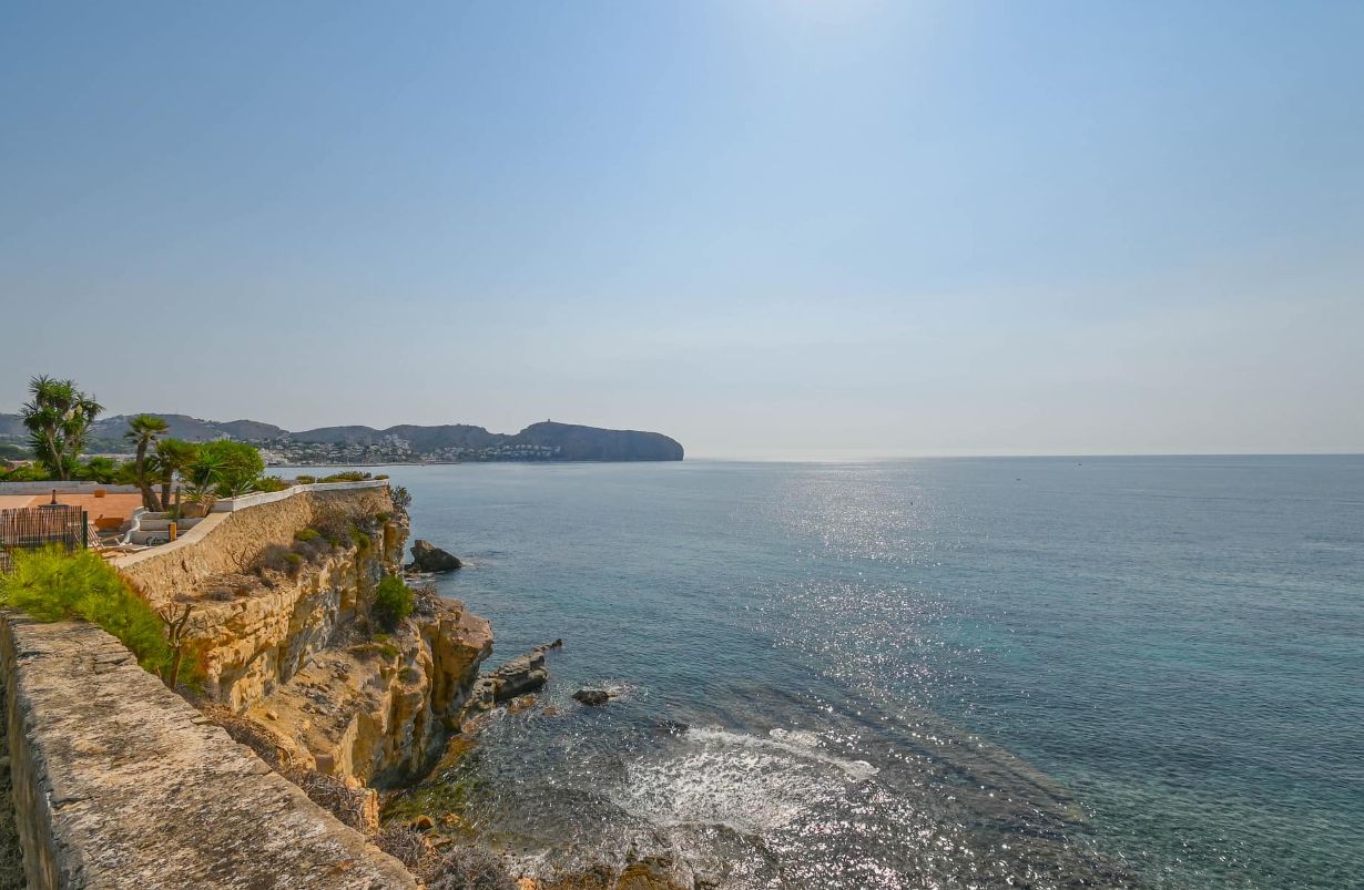 Exklusiv renoverad medelhavsvilla med havsutsikt i Moraira