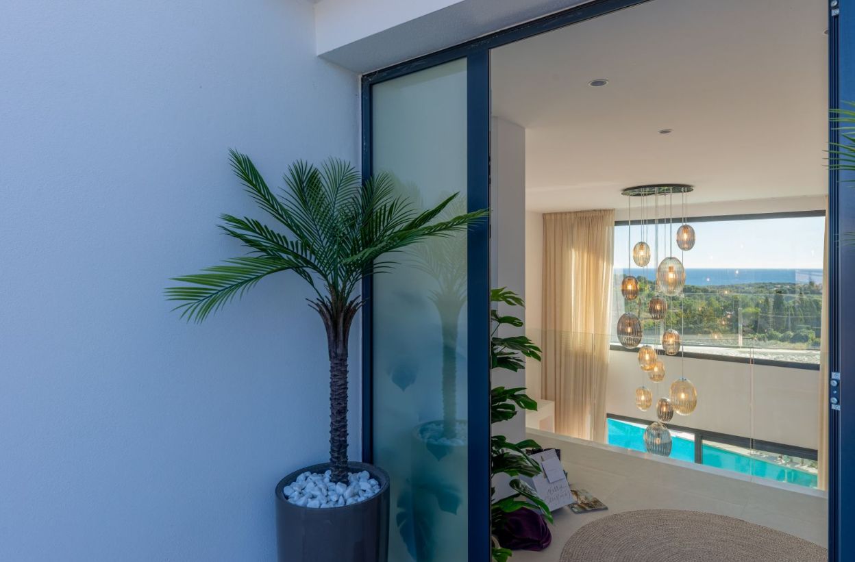 Villa spectaculaire neuve avec vue panoramique sur la mer à Moraira.