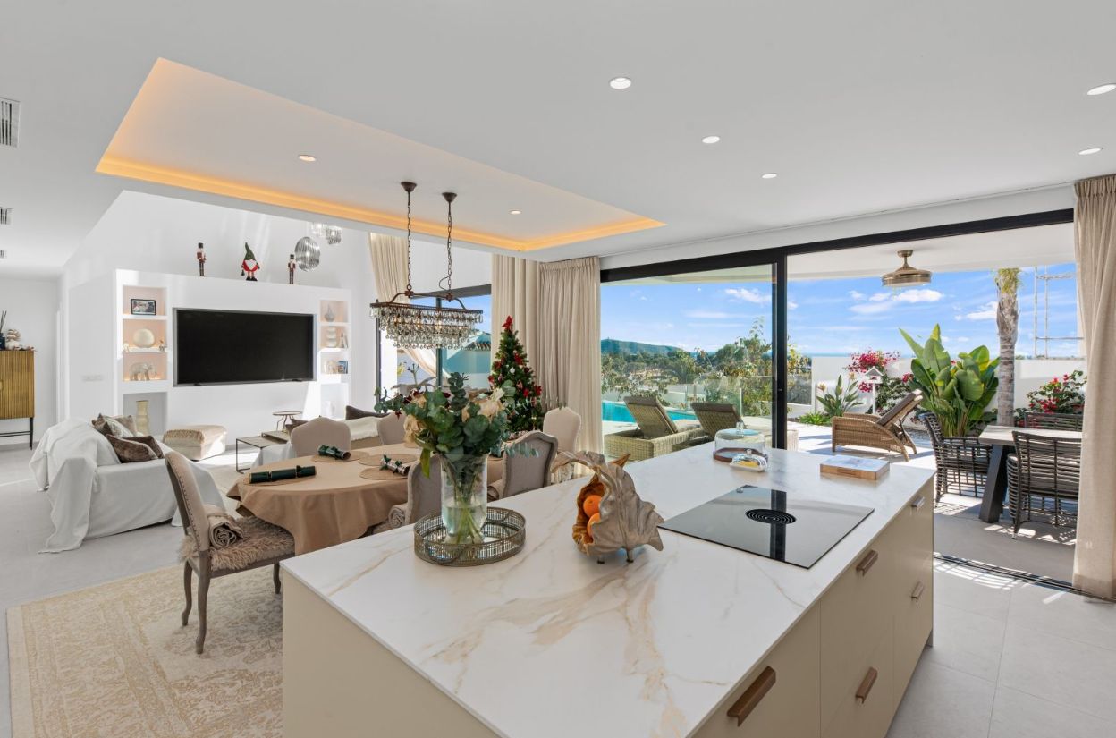 Villa spectaculaire neuve avec vue panoramique sur la mer à Moraira.