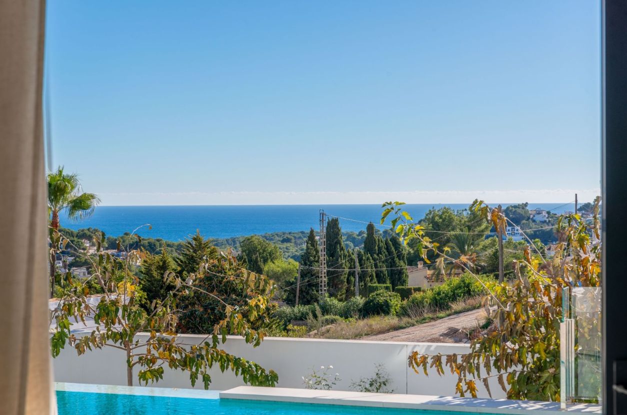 Villa spectaculaire neuve avec vue panoramique sur la mer à Moraira.