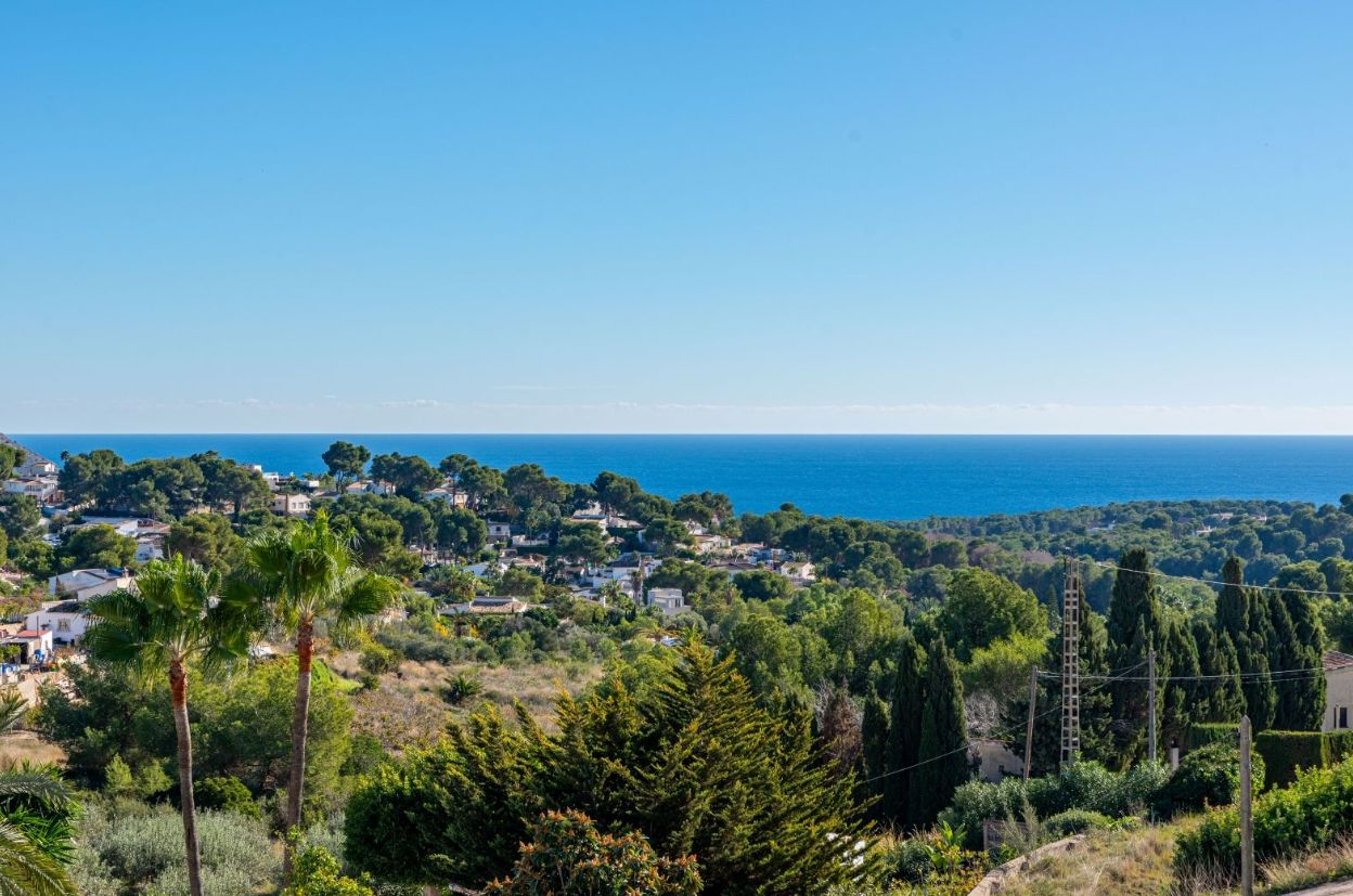 Villa spectaculaire neuve avec vue panoramique sur la mer à Moraira.