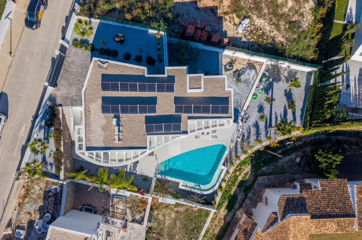 Villa spectaculaire neuve avec vue panoramique sur la mer à Moraira.