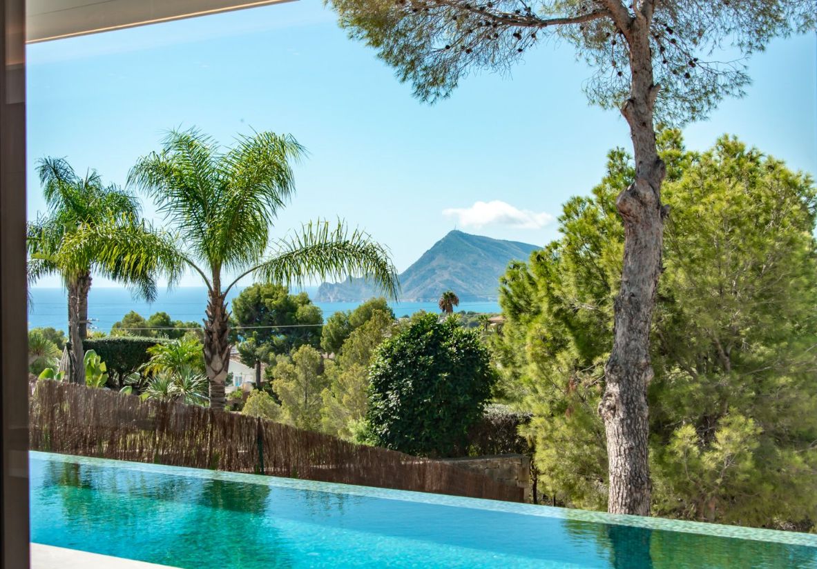 Spektakuläre Villa mit 4 Schlafzimmern in Altea, Alicante.