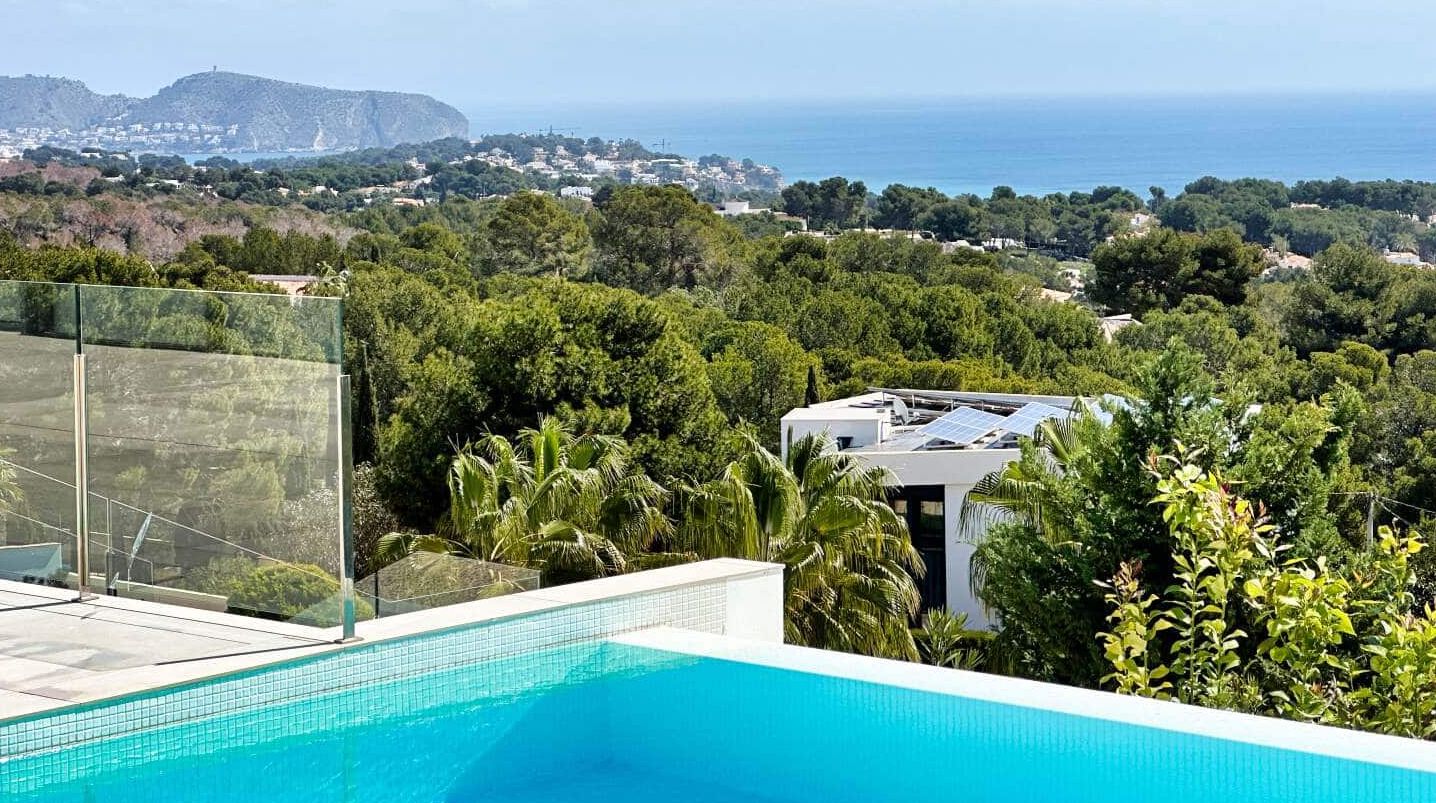 Villa de Lujo Exclusiva con Vistas Panorámicas al Mar en Benissa