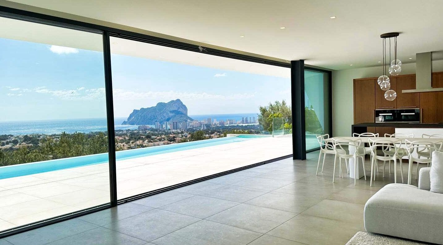 Villa de Lujo Exclusiva con Vistas Panorámicas al Mar en Benissa