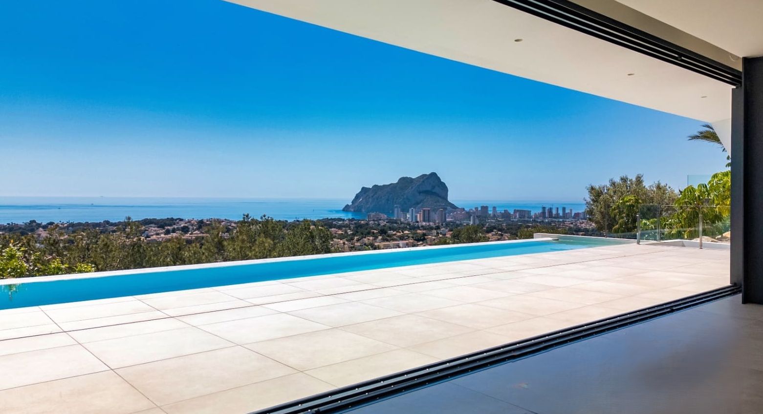 Villa de Lujo Exclusiva con Vistas Panorámicas al Mar en Benissa
