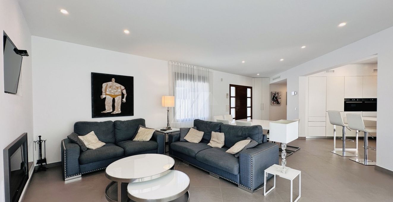 Villa moderne exclusive de plain-pied à Moraira, à deux pas de la mer et de tous les services.
