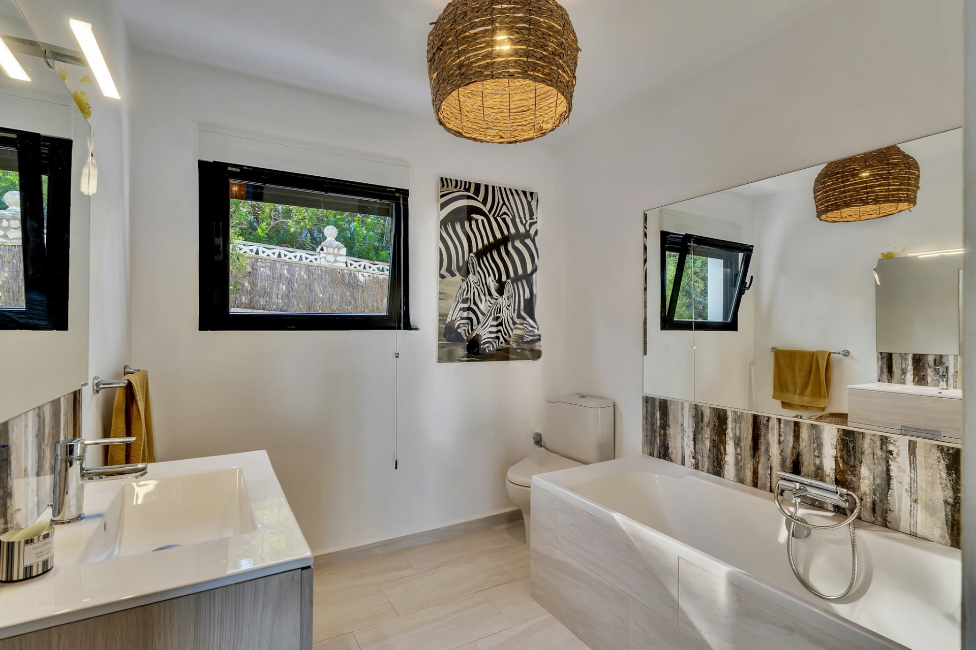 Villa exceptionnelle de 3 chambres avec piscine et vue sur la mer à Denia