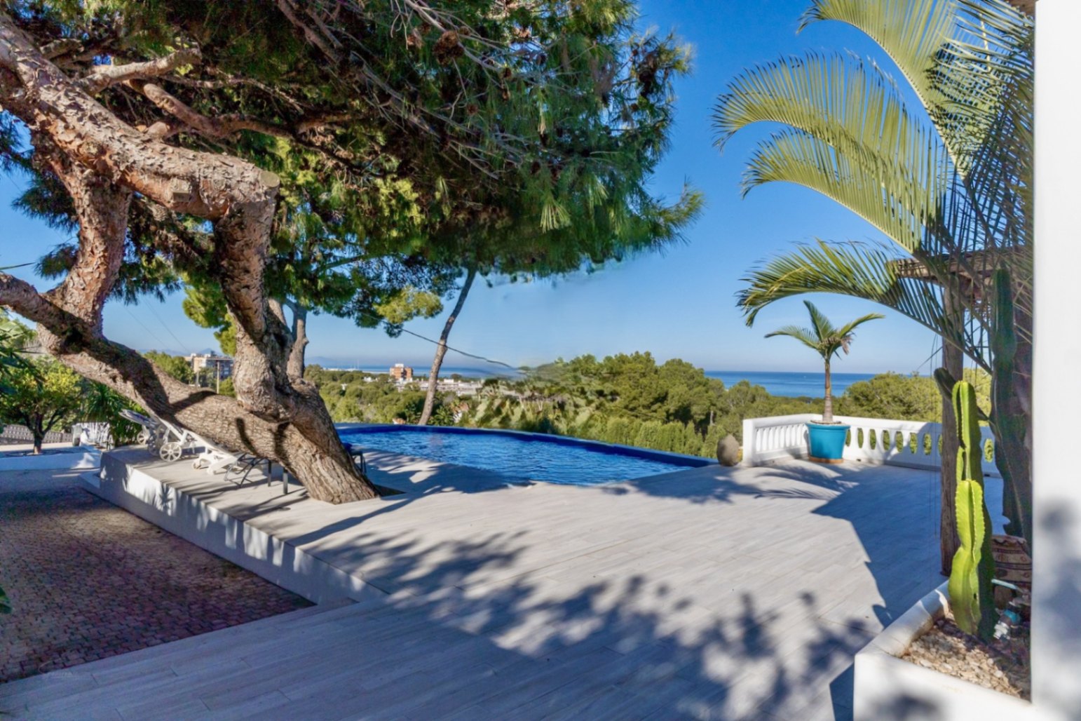 Villa exceptionnelle de 3 chambres avec piscine et vue sur la mer à Denia