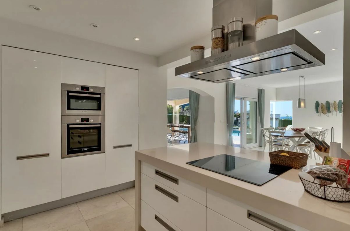 Villa med havutsikt i Moraira med 4 soverom